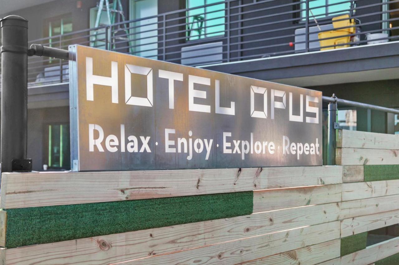 Hotel Opus Bronx Near Bay Plaza Mall New York Exteriör bild