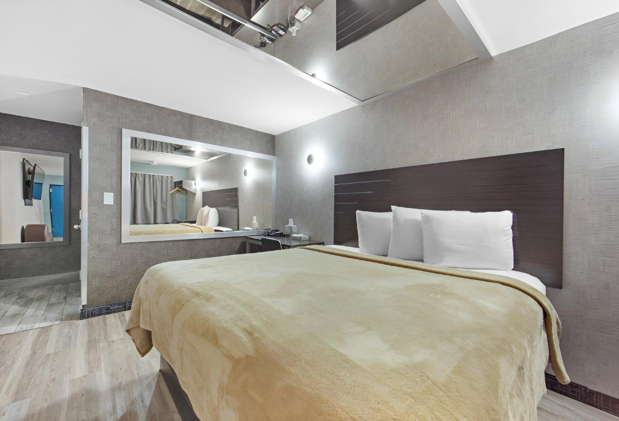 Hotel Opus Bronx Near Bay Plaza Mall New York Exteriör bild